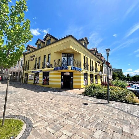 Penzion Felix Topoľčany Exteriör bild
